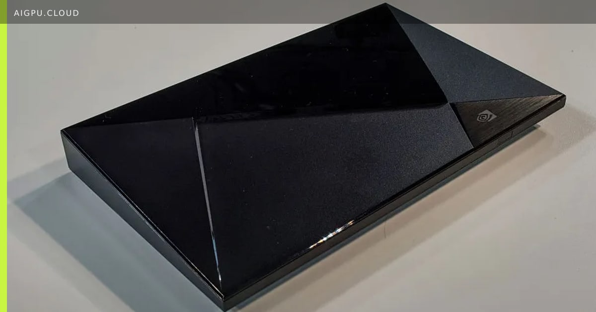 جهاز Nvidia Shield TV Pro للبث على رف تجاري